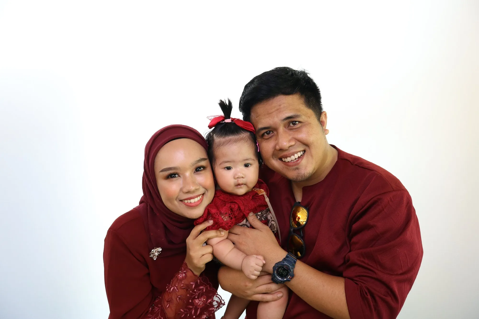Tetamu bergambar di photobooth semasa majlis perkahwinan Afiq & Eryn di Rumah Rimba by Sri Mahligai, Kemaman