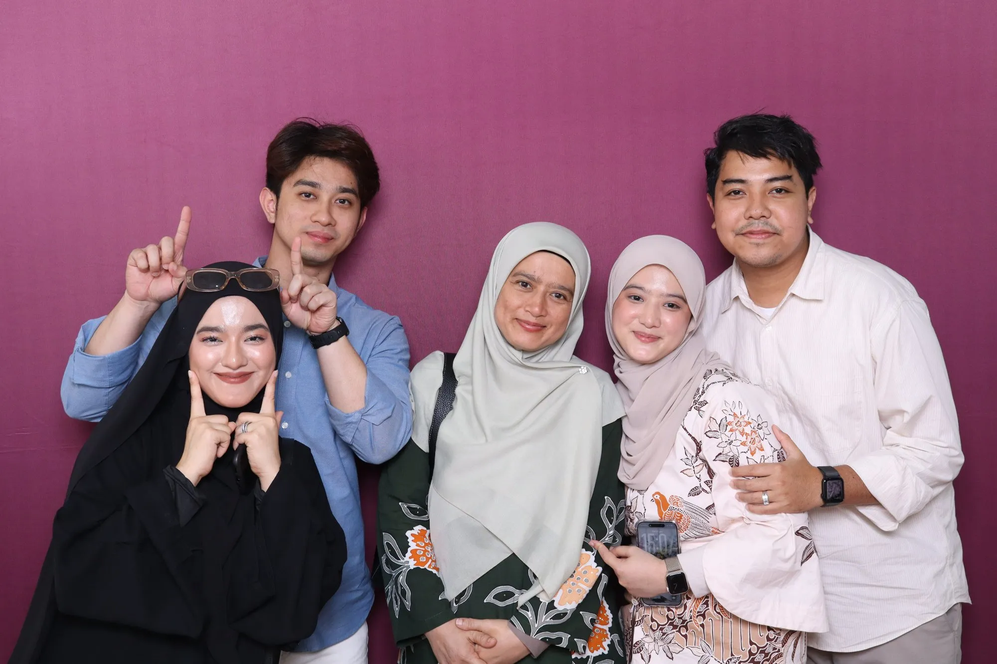 Kenangan photobooth majlis perkahwinan Farhan & Adilla di Dewan Dato' Seri Amar Diraja, Kemaman